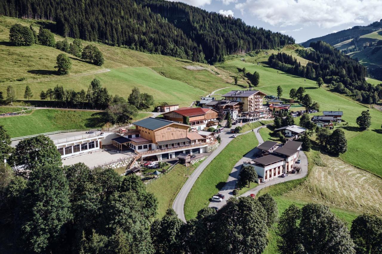 Familienresort Ellmauhof Saalbach-Hinterglemm Exterior foto